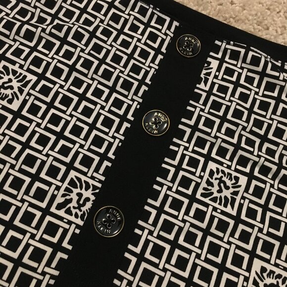 Byzantine Lion Tile and Square Weave Short Sleeve Tee - Picture 7 of 15